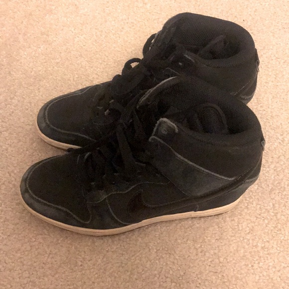 Nike Sneaker - Picture 4 of 7